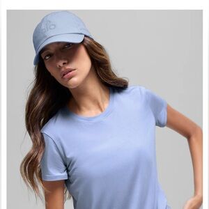 NWT Alo Yoga All Day Short Sleeve Shirt in Winter Frost